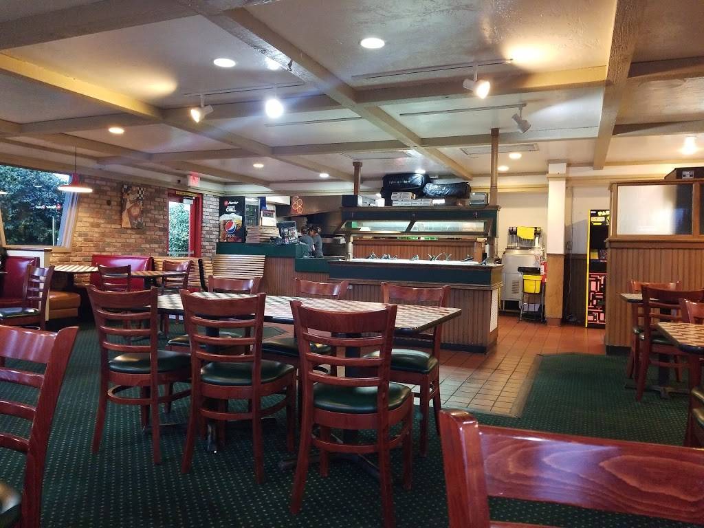 Pizza Hut | meal delivery | 855 S Main Ave suite g, Fallbrook, CA 92028, USA | 7607285864 OR +1 760-728-5864