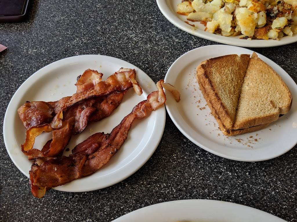 Chubbys Diner | restaurant | 4388 W Shaw Ave, Fresno, CA 93722, USA | 5592762244 OR +1 559-276-2244