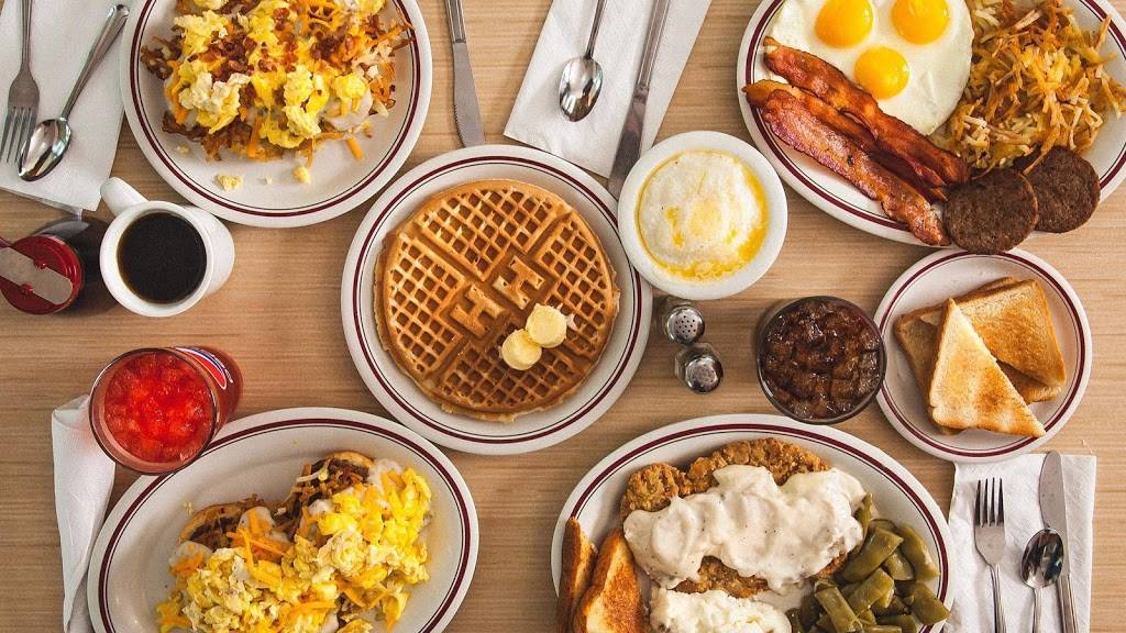Huddle House | meal takeaway | 1402 County Park Rd, Scottsboro, AL 35769, USA | 2565750300 OR +1 256-575-0300