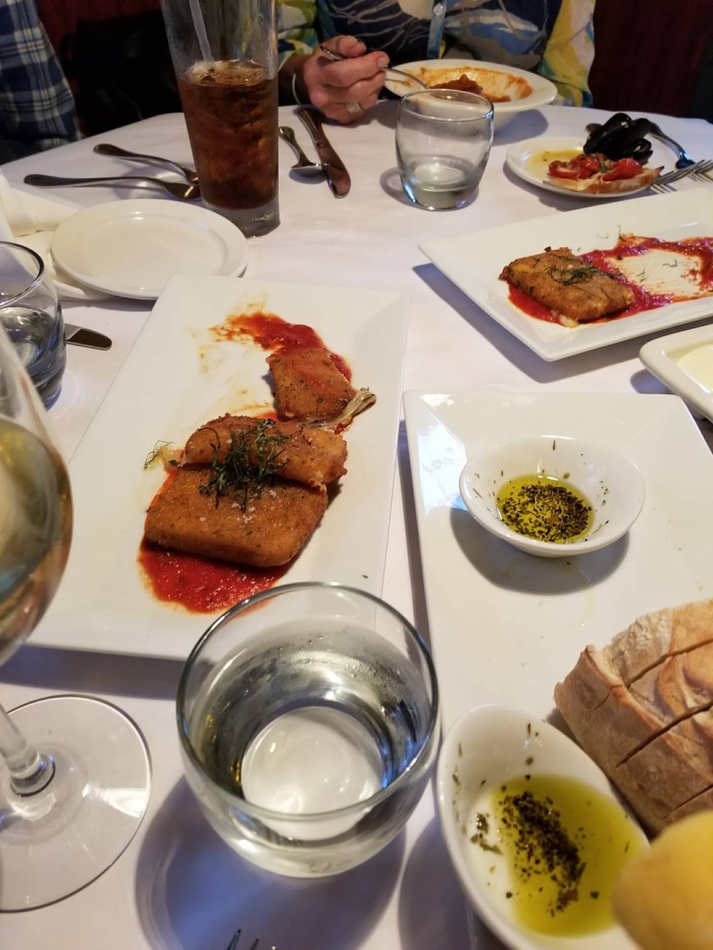 Peruccis classic italian Restaurant | restaurant | 35507 Atlantic Ave, Millville, DE 19967, USA | 3028298727 OR +1 302-829-8727