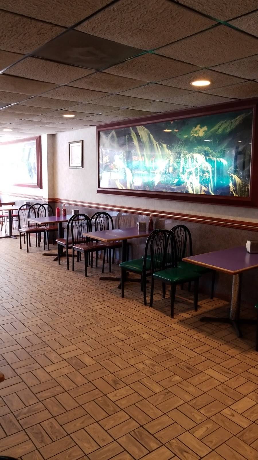 Main Moon Restaurant | restaurant | 97 Main St, Danbury, CT 06810, USA | 2037434913 OR +1 203-743-4913