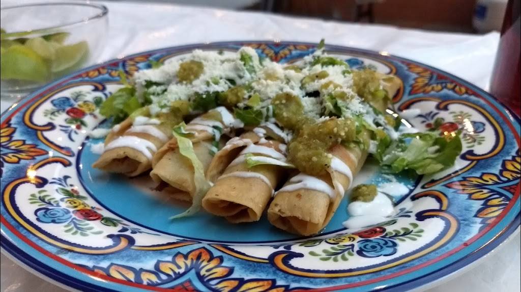 POZOLE RICO | restaurant | Av Terrazas, Terrazas de la Presa, 22124 Tijuana, B.C., Mexico | 016645813692 OR +52 664 581 3692