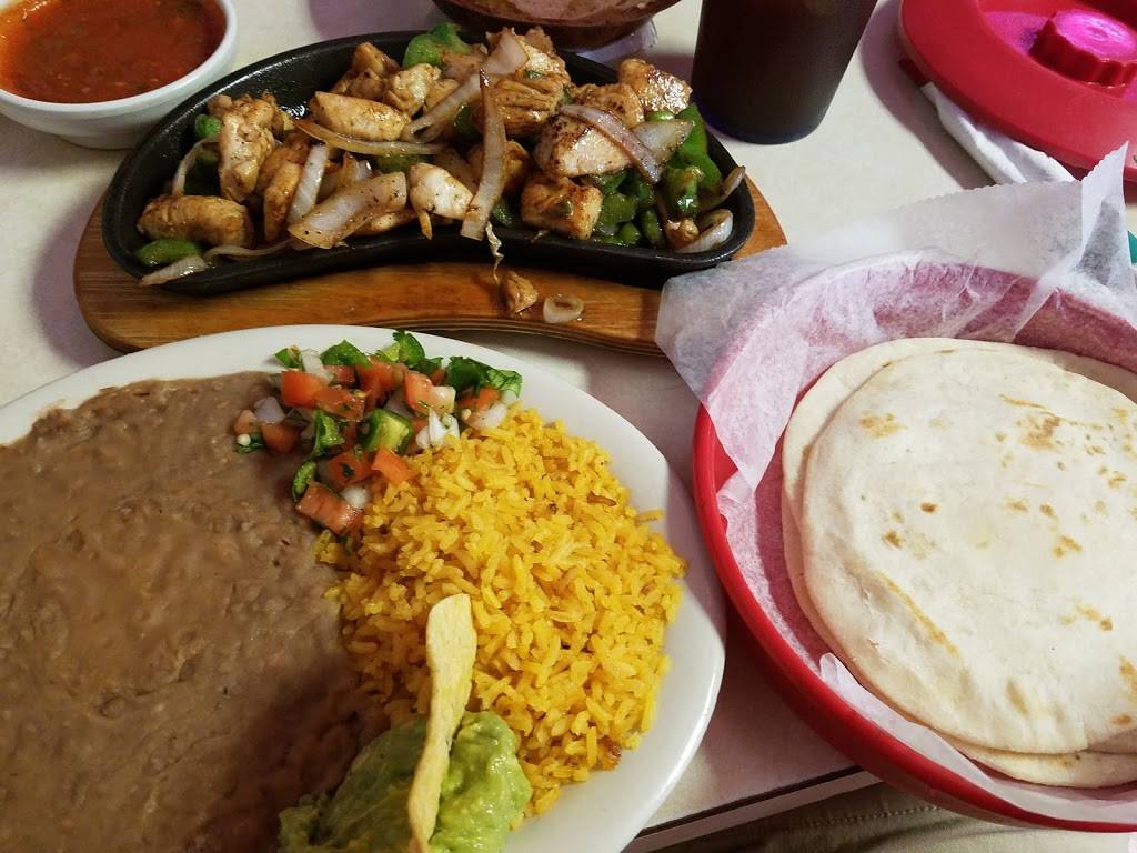 El Restaurante Azteca | restaurant | 1708 Ave K, Hondo, TX 78861, USA | 8304264511 OR +1 830-426-4511