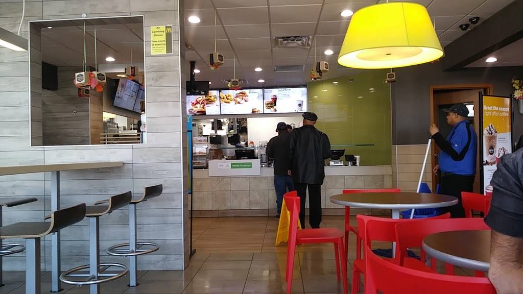 McDonalds | cafe | 37 West 38th Street, Indianapolis, IN 46208, USA | 3179268326 OR +1 317-926-8326