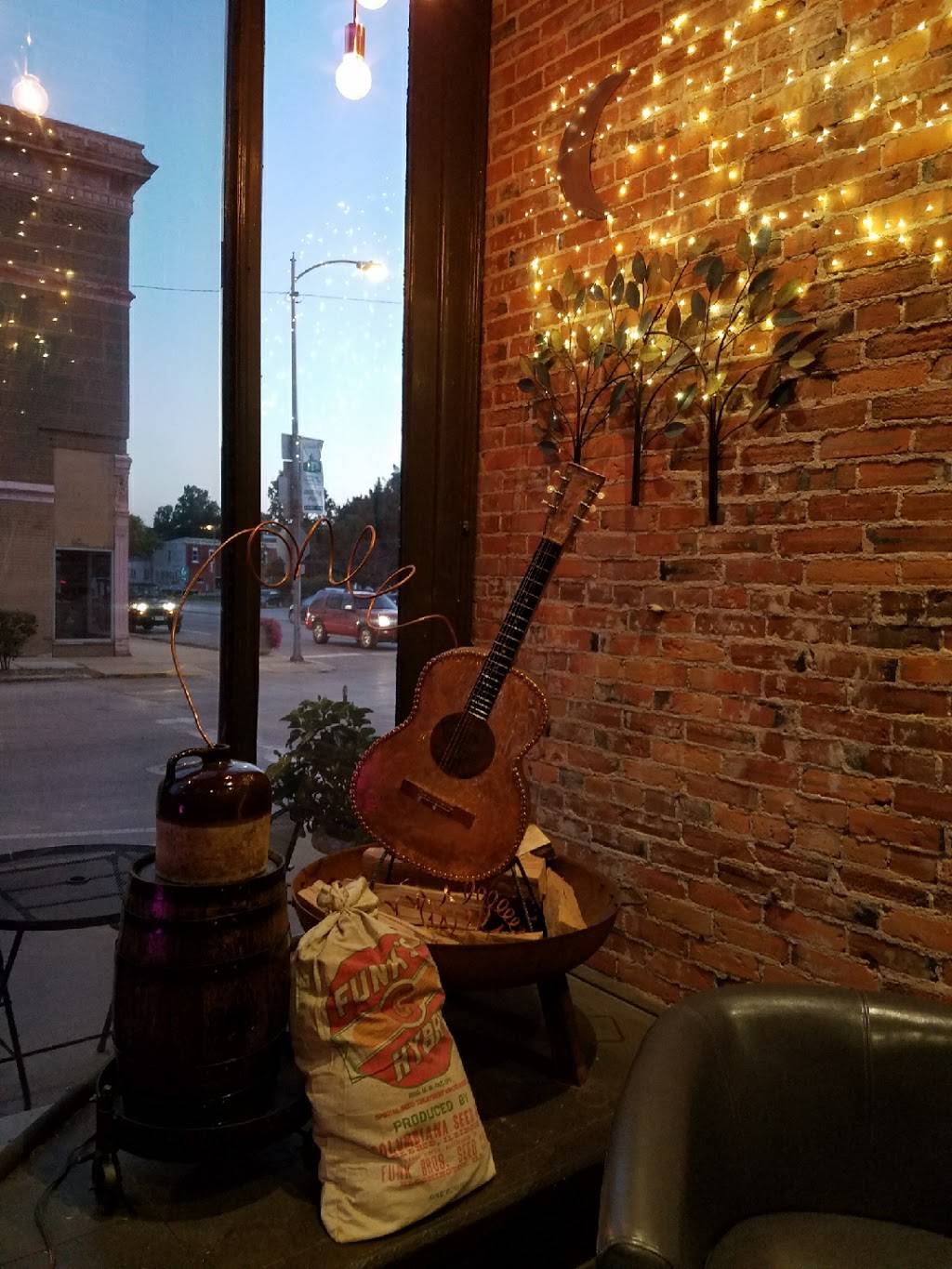 Copper Stills & Mash | restaurant | 430 N Main St, Carrollton, IL 62016, USA | 2177024803 OR +1 217-702-4803