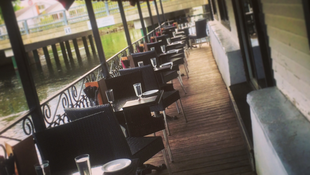 Pilsen Restaurant et Pub | restaurant | 55 Rue Main, North Hatley, QC J0B 2C0, Canada | 8198422971 OR +1 819-842-2971