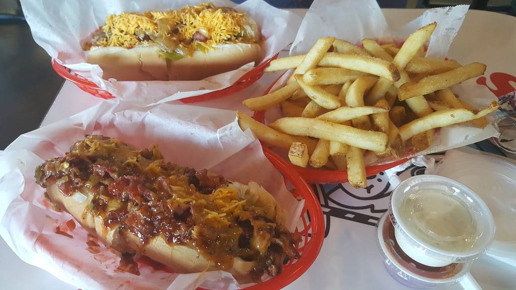 The Hot Dog Shoppe | restaurant | 510 Hidden Valley Pkwy, Corona, CA 92879, USA | 9513358421 OR +1 951-335-8421