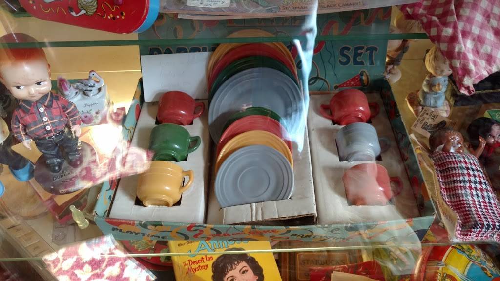 Nostalgia Antiques | restaurant | 200 N Mason St, Bowie, TX 76230, USA | 9408726272 OR +1 940-872-6272