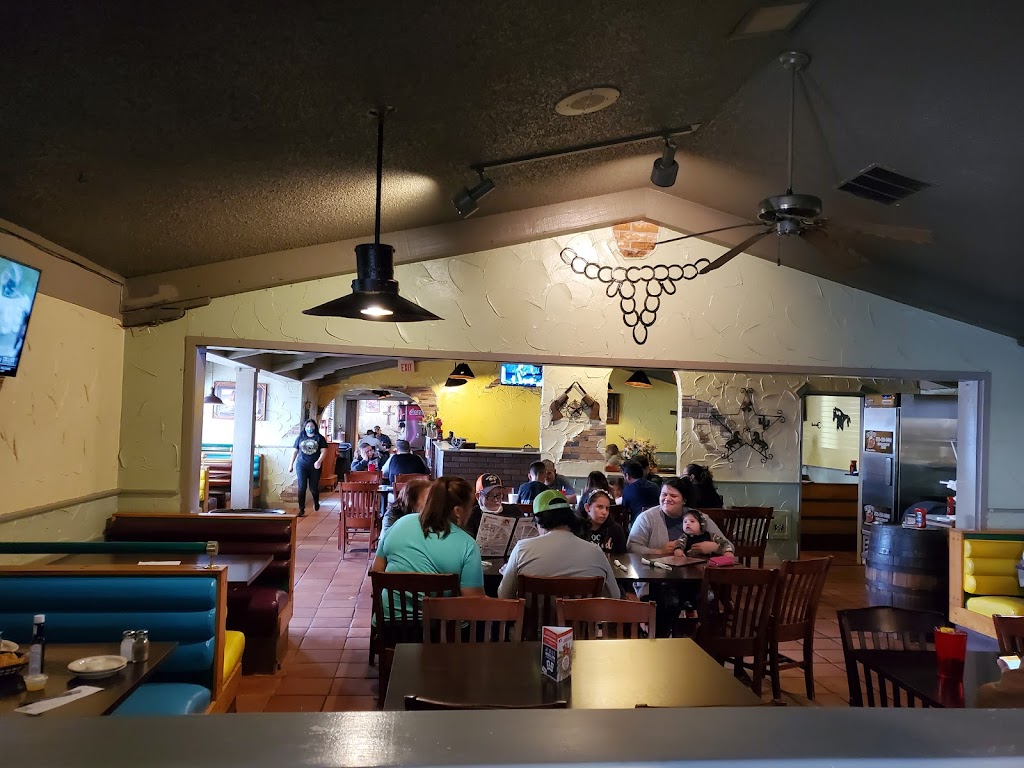 Freds Steakhouse & Saloon | restaurant | 2011 N Main St, Altus, OK 73521, USA | 5804800555 OR +1 580-480-0555