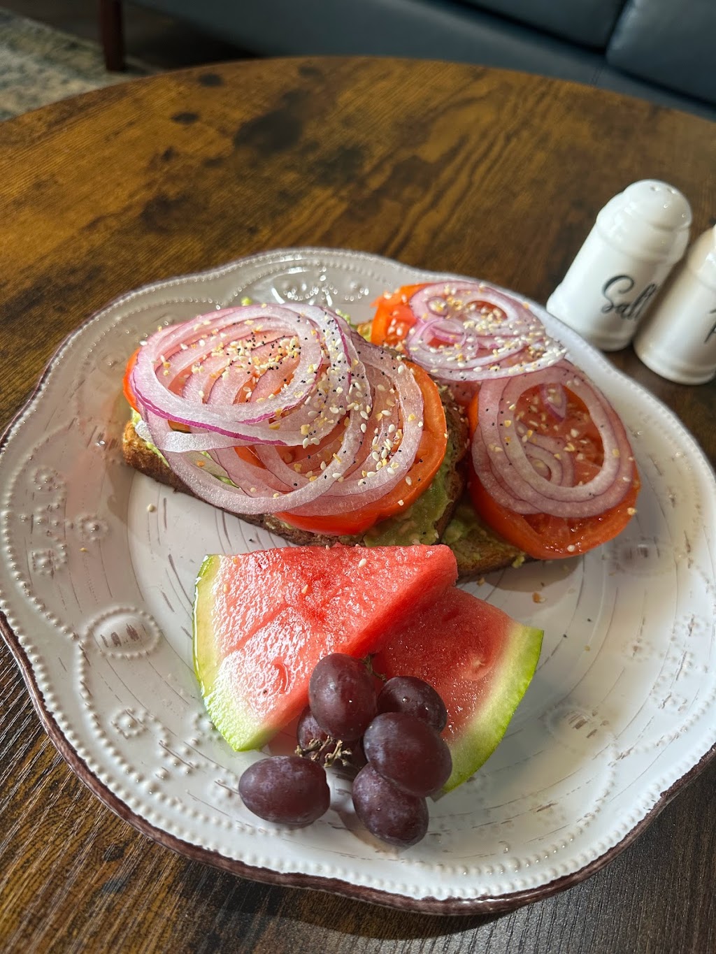 2 Wolves Tearoom | restaurant | 8065 S Main St, Helen, GA 30545, USA | 7068922958 OR +1 706-892-2958
