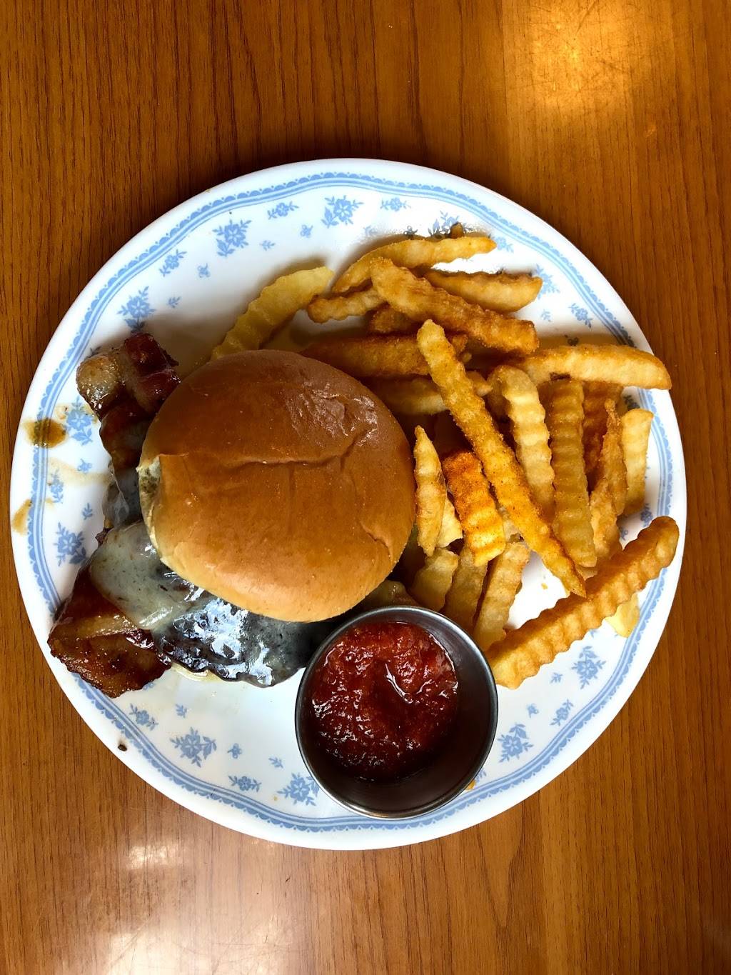 The Water Tower Grille | restaurant | 12 Legacy Way, Adairsville, GA 30103, USA | 6788007050 OR +1 678-800-7050