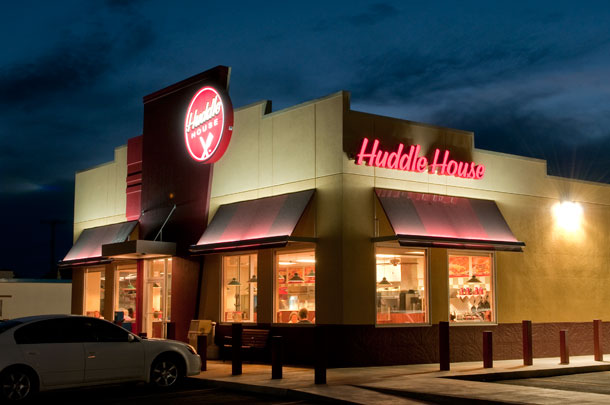 Huddle House | meal takeaway | 2352 El Indio Hwy, Eagle Pass, TX 78852, USA | 8307767083 OR +1 830-776-7083