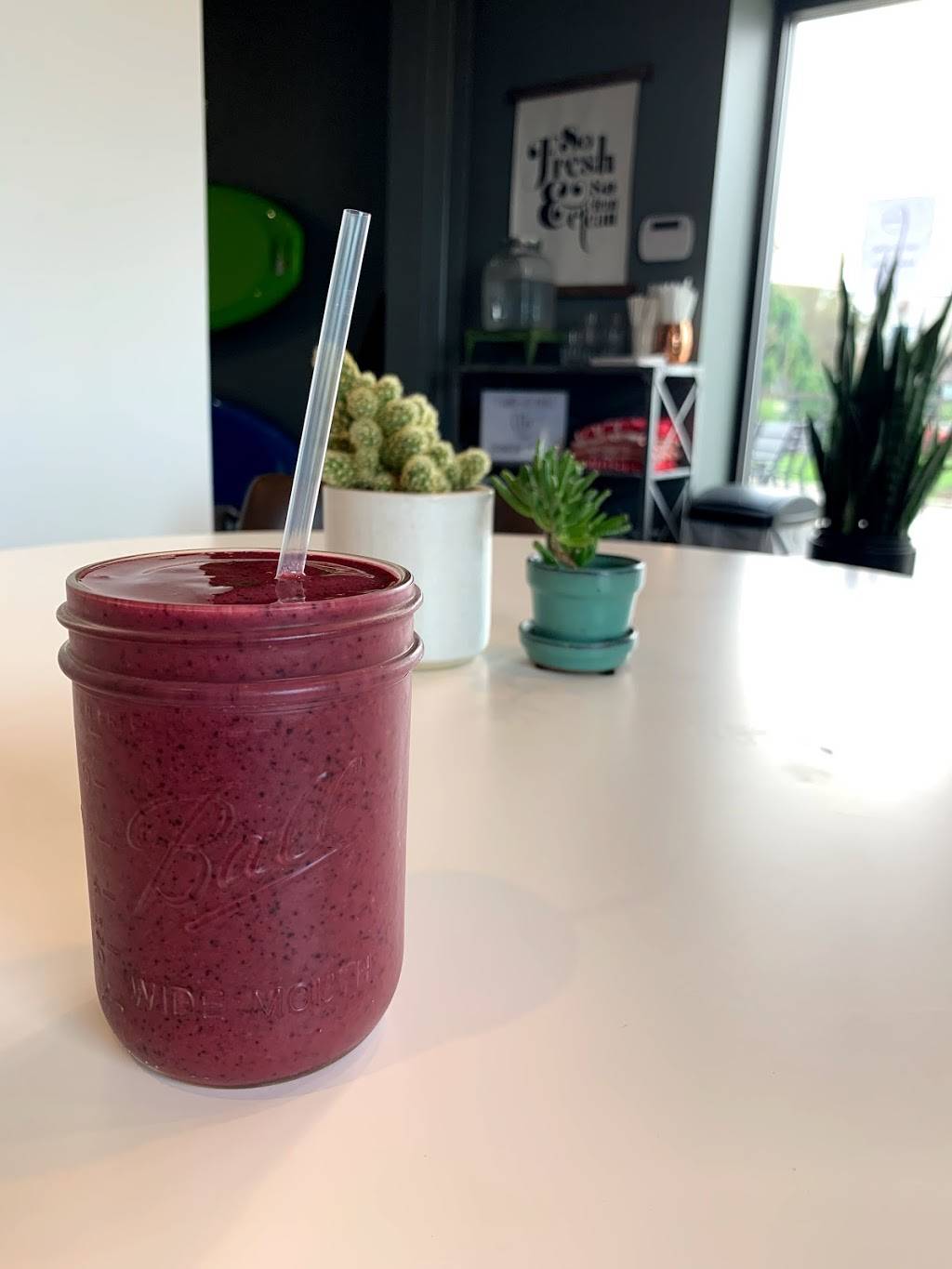 The Maca Root Juice Bar & Eatery | restaurant | 305 E Water St, Sandusky, OH 44870, USA | 4193579286 OR +1 419-357-9286