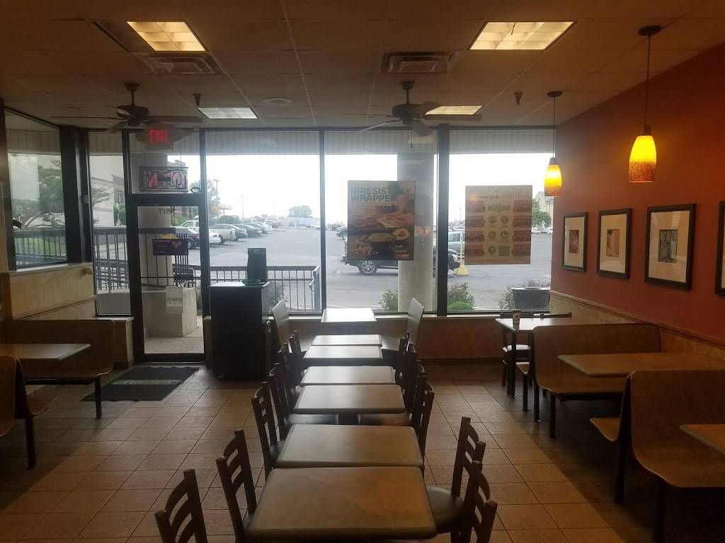 Subway - Restaurant | 7817 Waynetowne Blvd, Huber Heights, OH 45424, USA