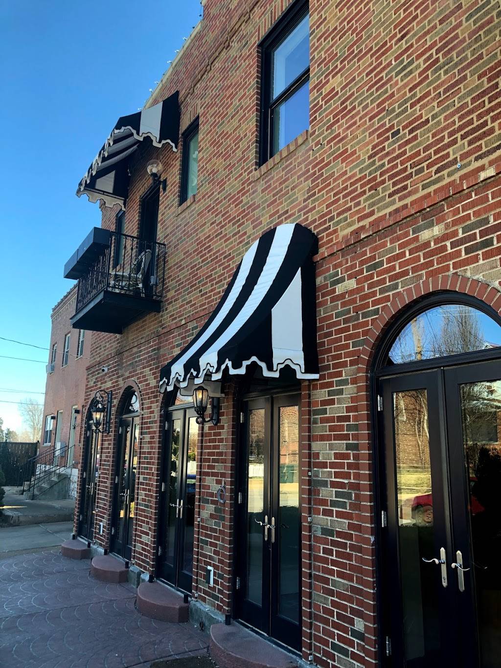 Guidos Pizzeria & Tapas | meal delivery | 5046 Shaw Ave, St. Louis, MO 63110, USA | 3147714900 OR +1 314-771-4900