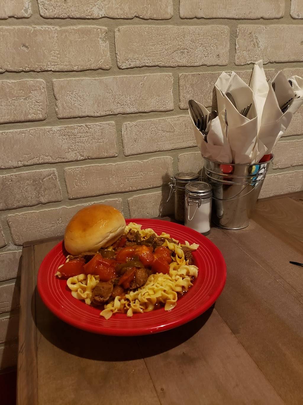 Shellys Kindred Fare | restaurant | 514 Bailey Rd, Crystal City, MO 63019, USA | 6366382200 OR +1 636-638-2200