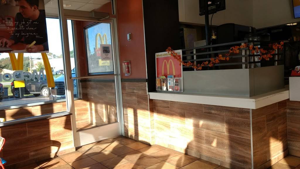 McDonalds | cafe | 9 Sellersville Dr, East Stroudsburg, PA 18301, USA | 5702232270 OR +1 570-223-2270