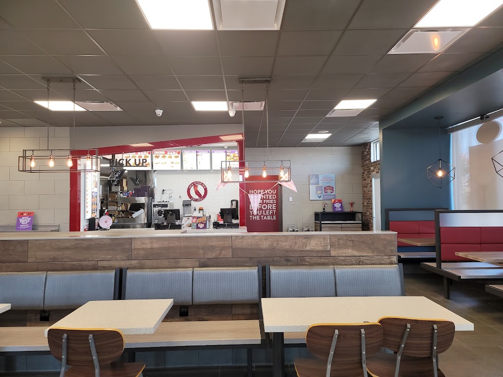 Jack in the Box | restaurant | 206 S 10th St, Fowler, CA 93625, USA | 5593440750 OR +1 559-344-0750