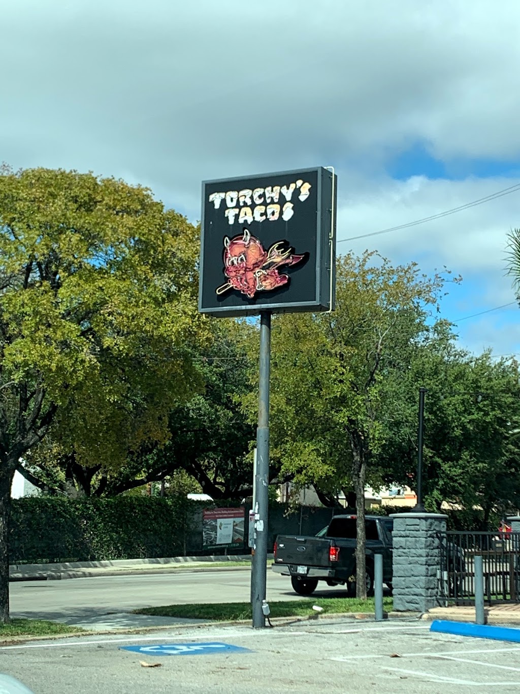 Torchys Tacos - Restaurant | 2411 S Shepherd Dr, Houston, TX 77019, USA