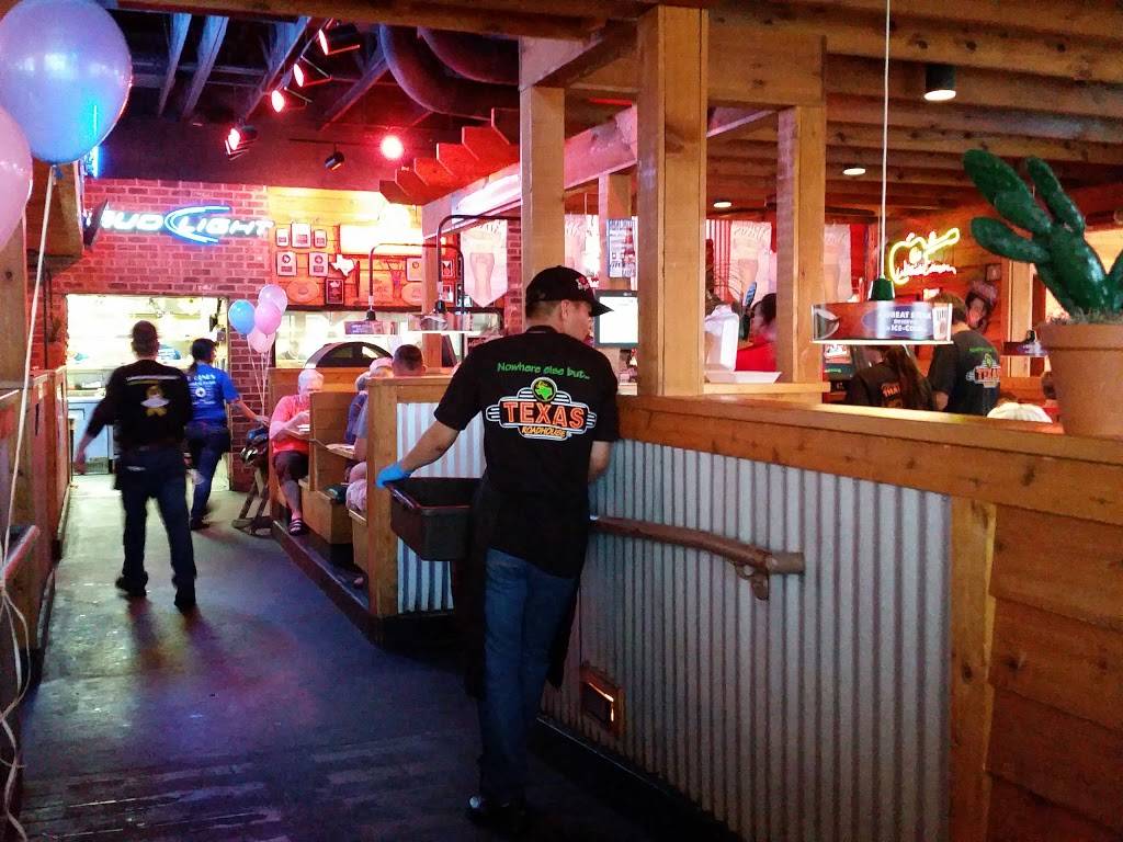 Texas Roadhouse | restaurant | 3786 Parkway, Pigeon Forge, TN 37863, USA | 8652861543 OR +1 865-286-1543