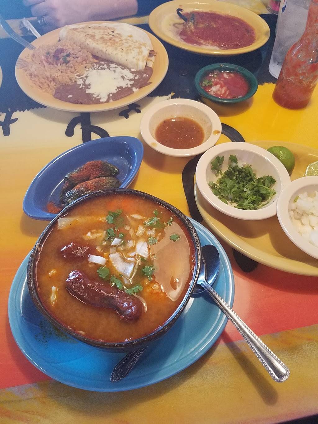 El Lobo Rojo | restaurant | 106 N Main St, De Soto, MO 63020, USA | 6363375509 OR +1 636-337-5509