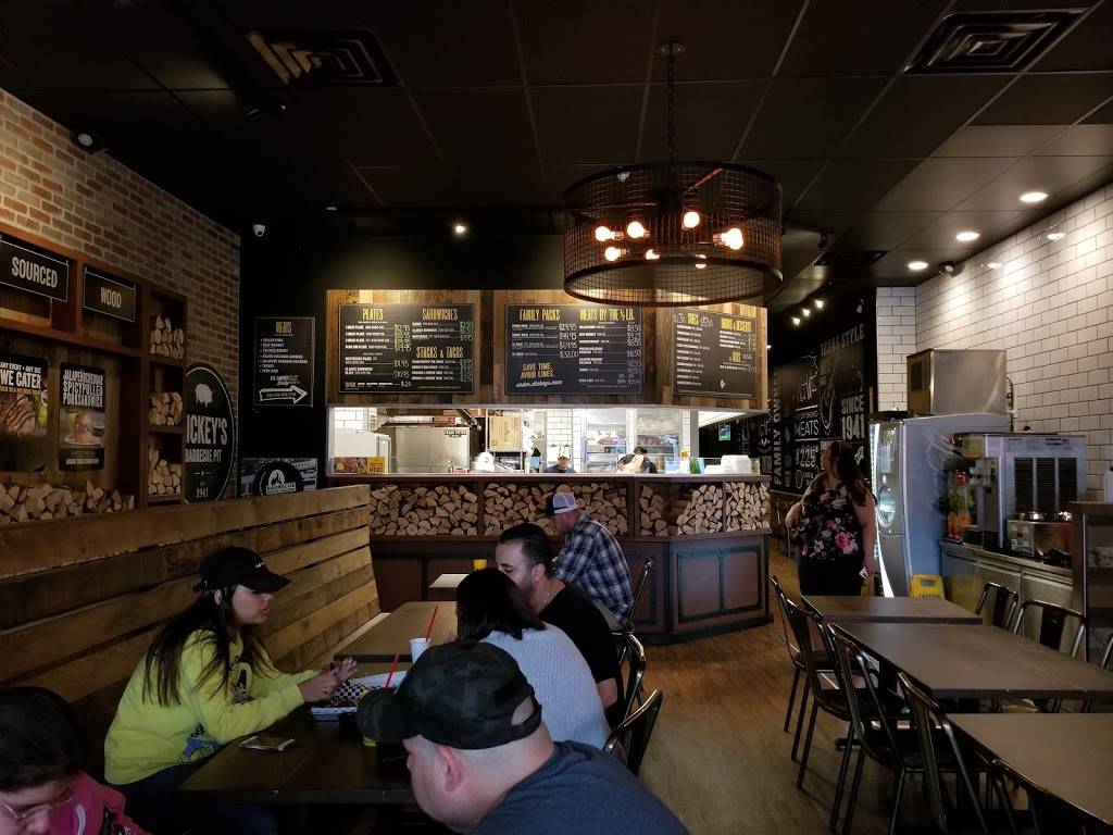 Dickeys Barbecue Pit | restaurant | 8 W Main St, Alhambra, CA 91801, USA | 6263819797 OR +1 626-381-9797