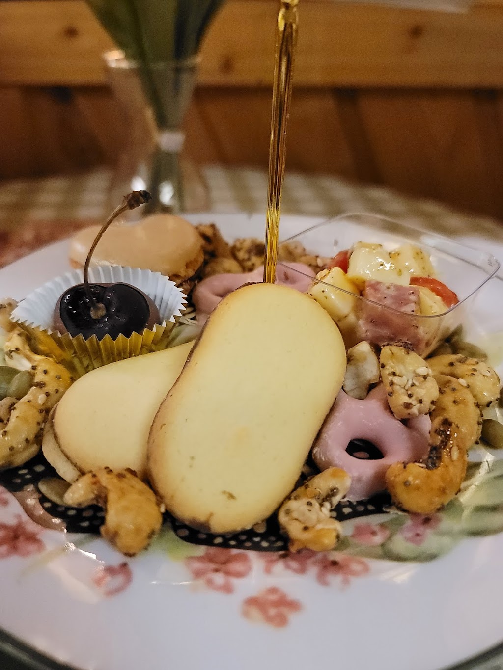 Swanky Tulip Tea Room & Home Decor | restaurant | 167 NW Washington Ave, Billings, MO 65610, USA | 4173650849 OR +1 417-365-0849