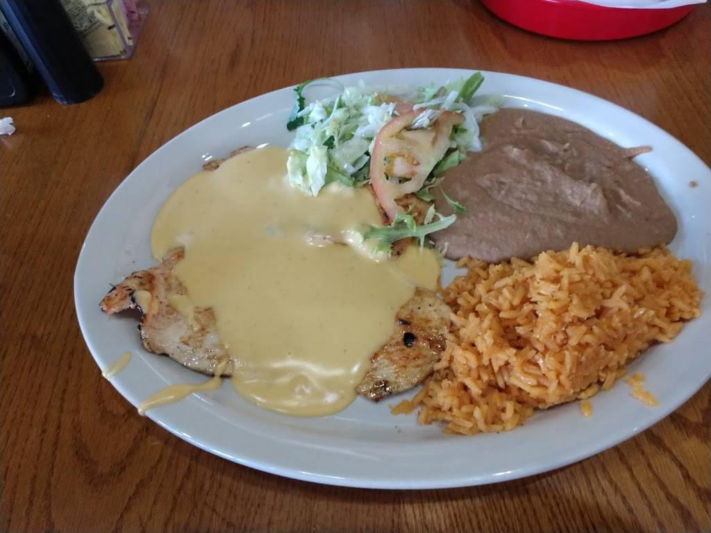 El Charro Mexican Restaurant Bar and Grill | restaurant | 1502 Corsicana Hwy, Hillsboro, TX 76645, USA | 2542835114 OR +1 254-283-5114
