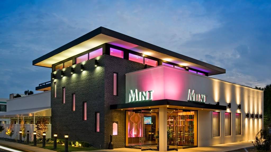 Mint 1 Ring Rd W, Garden City, NY 11530, USA
