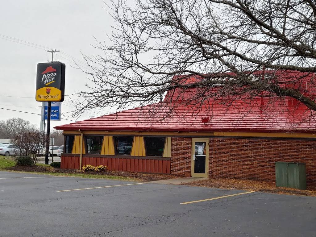 Pizza Hut - Restaurant | 3043 28th St SW, Grandville, MI 49418, USA