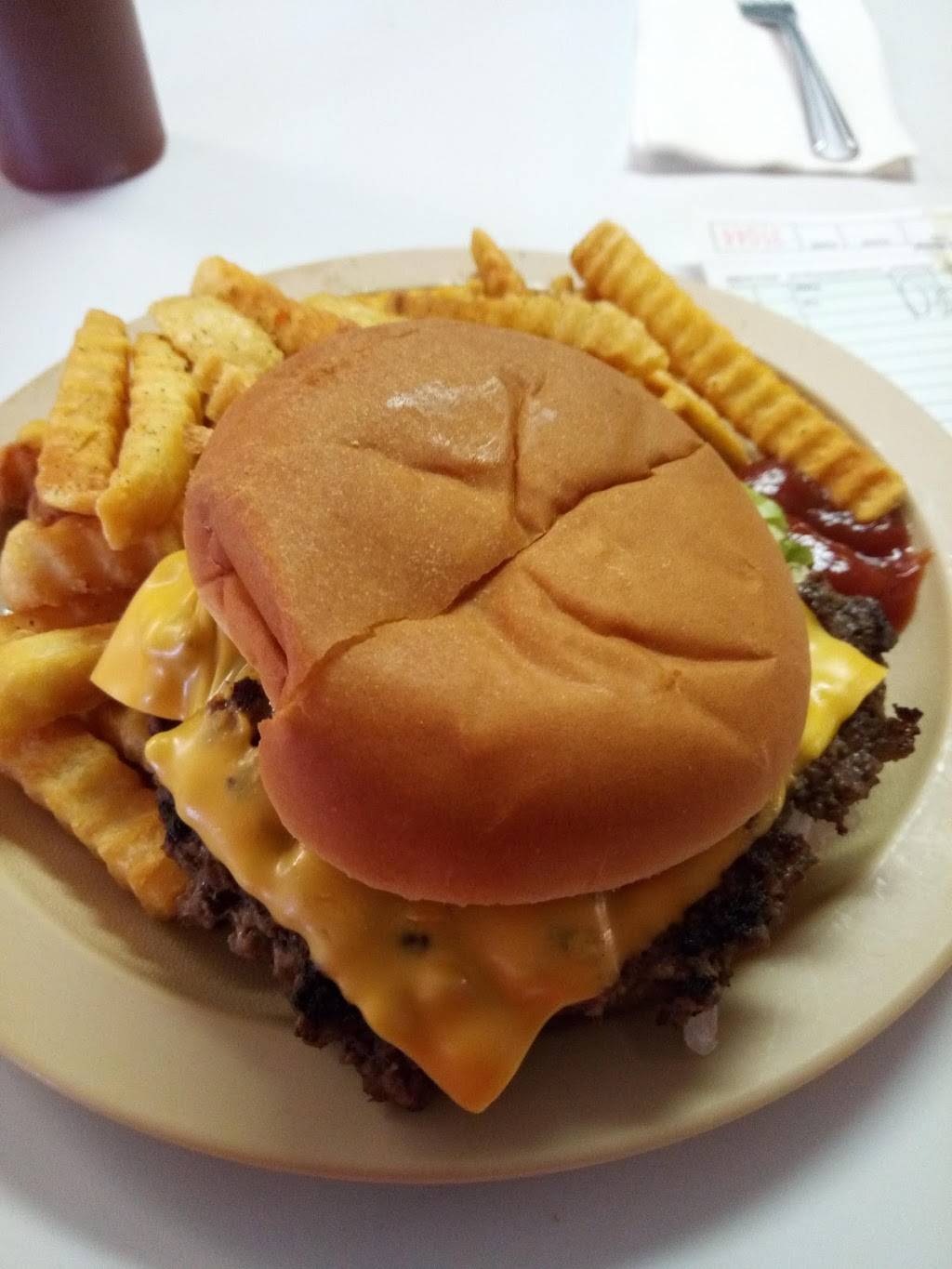 Johnnys Big Burgers | restaurant | 428 College St, Clarksville, TN 37040, USA | 9316474545 OR +1 931-647-4545