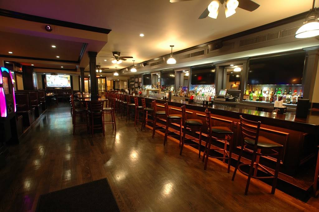 Connolly's Corner - Restaurant | 71-15 Grand Ave, Maspeth, NY 11378, USA