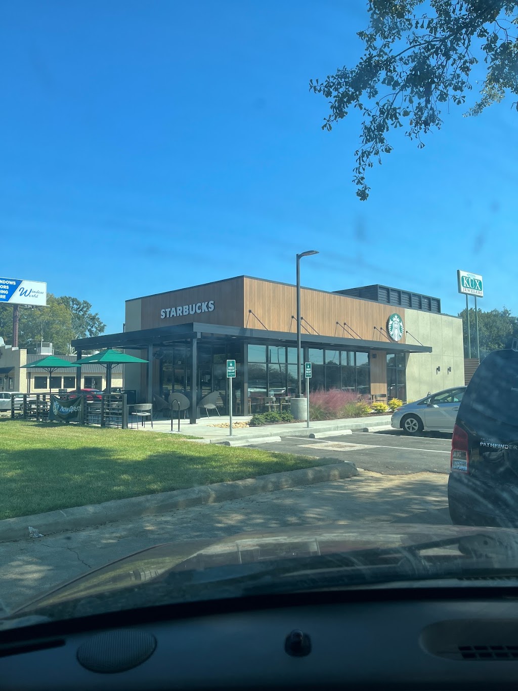 Starbucks | cafe | 603 Mississippi 15, W 6th St, Laurel, MS 39440, USA | 6017780060 OR +1 601-778-0060
