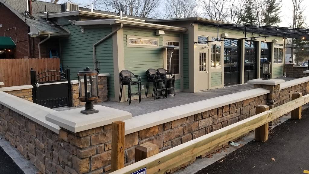 Ravenswood Restaurant 3612 1021 New York 146, Clifton Park, NY