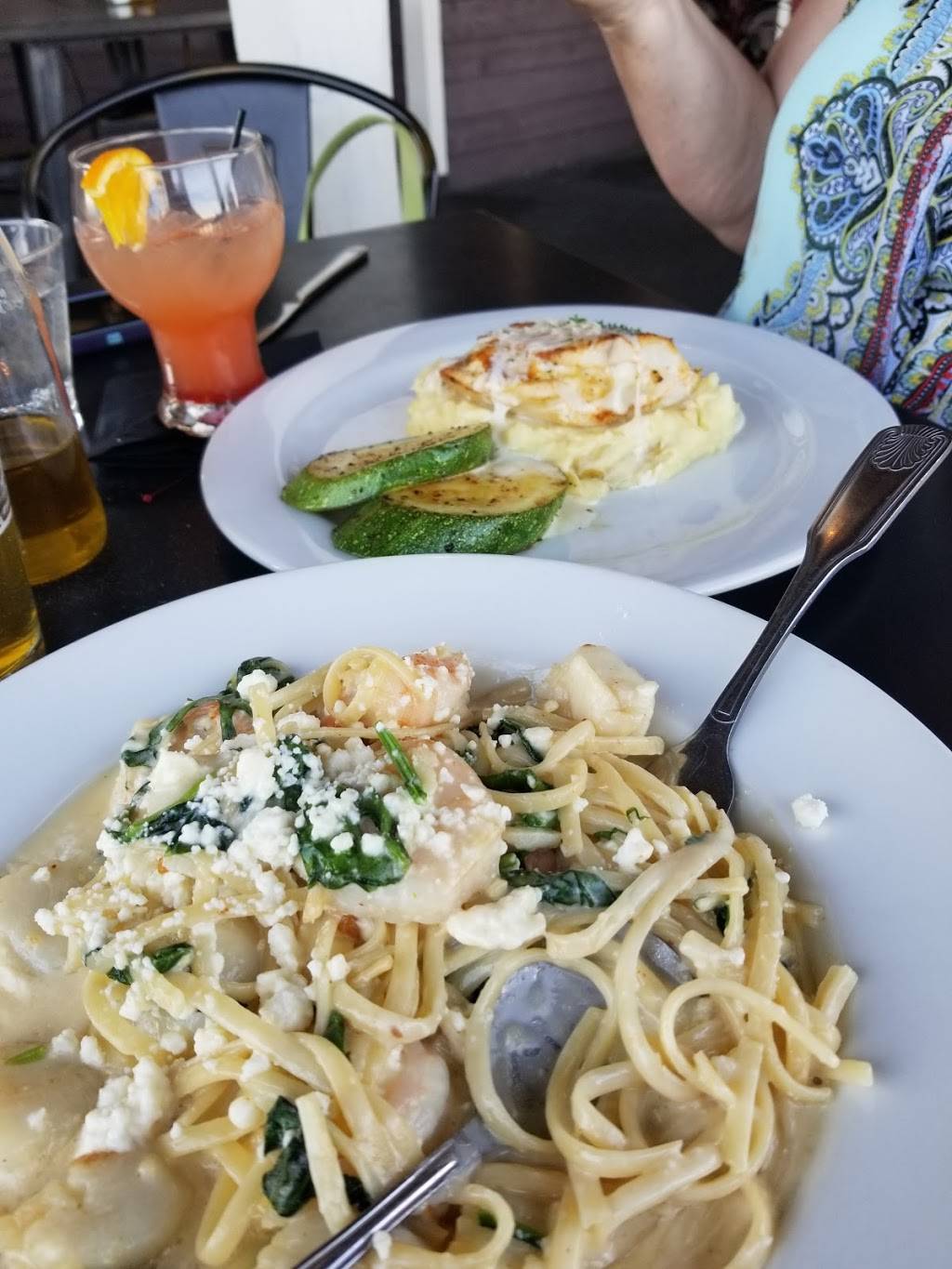 RedFish Grill & Bar | restaurant | 711 Evans St, Morehead City, NC 28557, USA | 2526488269 OR +1 252-648-8269