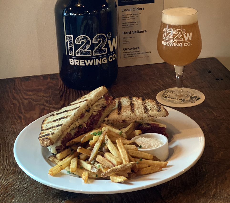 122 West Brewing Co. | restaurant | 2416 Meridian St, Bellingham, WA 98225, USA | 3603063285 OR +1 360-306-3285