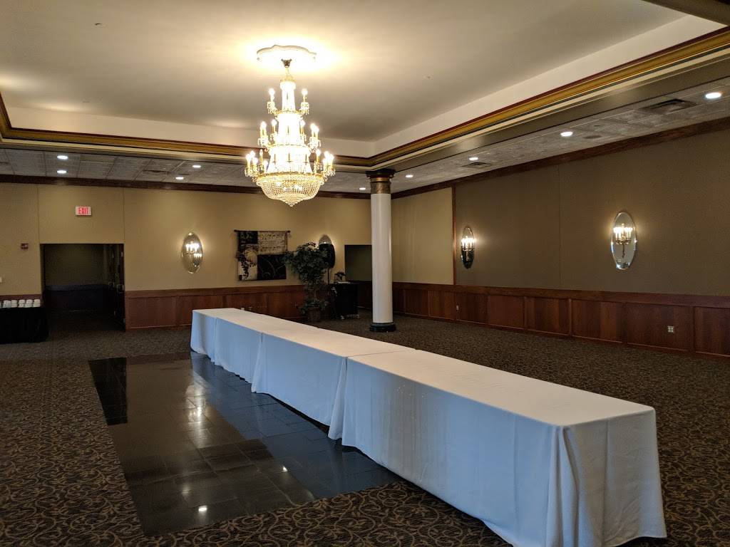 Notos Old World Italian Dining | night club | 6600 28th St SE, Grand Rapids, MI 49546, USA | 6164936686 OR +1 616-493-6686
