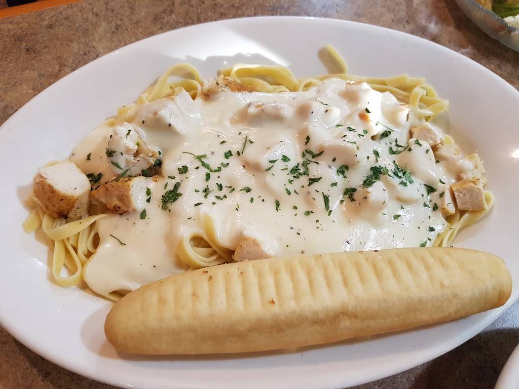 Squeakys Grill & Bar | restaurant | 1150 MN-7, Hutchinson, MN 55350, USA | 3205872352 OR +1 320-587-2352
