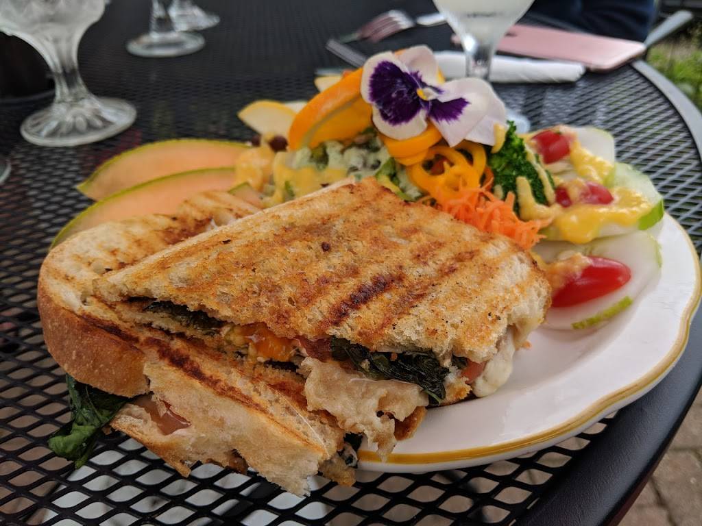 The Freckled Frogg Cafe | restaurant | N2729 County Rd QQ, Waupaca, WI 54981, USA | 7159422644 OR +1 715-942-2644