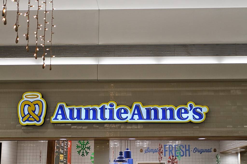 Auntie Annes | restaurant | 4201 Coldwater Rd, Fort Wayne, IN 46805, USA | 2604827601 OR +1 260-482-7601
