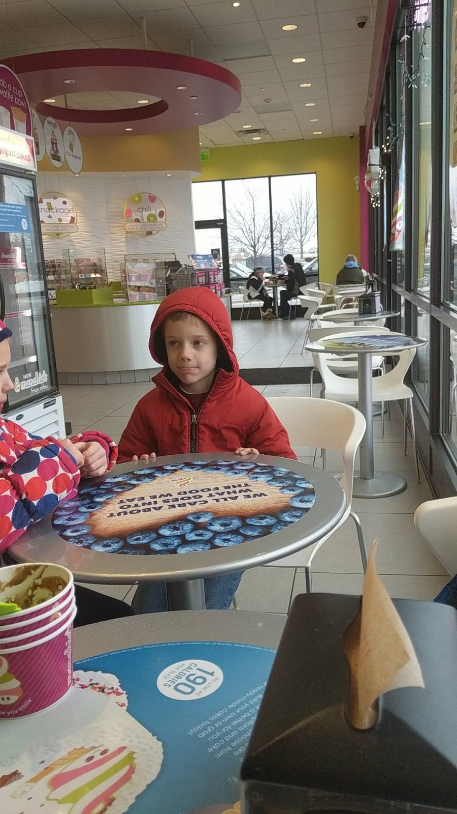 Menchies Frozen Yogurt | bakery | 4017 WI-28, Kohler, WI 53044, USA | 9204598580 OR +1 920-459-8580