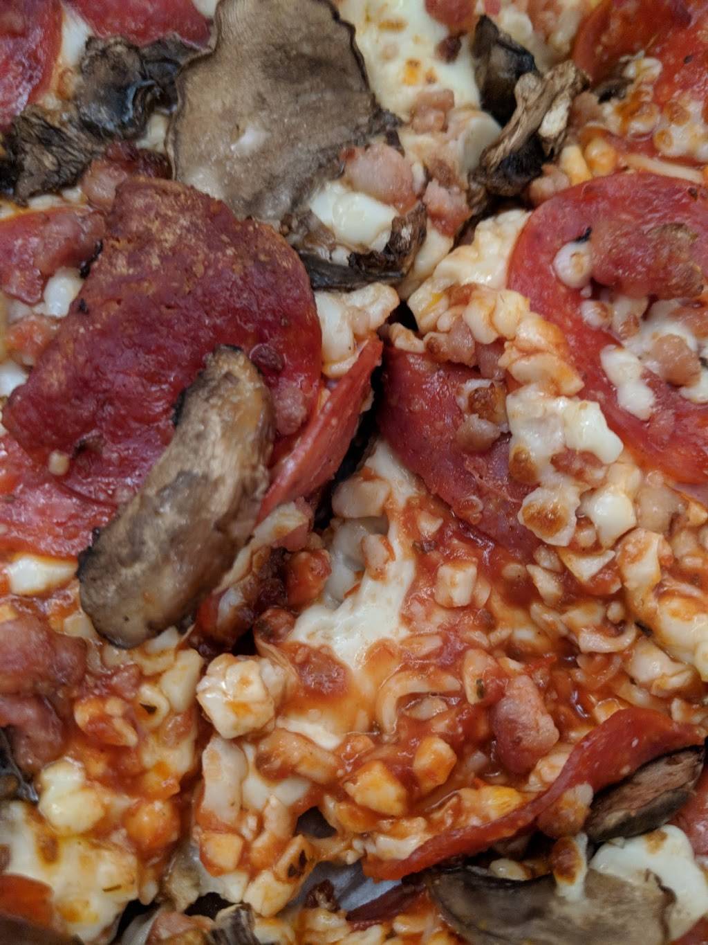 Dominos Pizza | meal delivery | 5488 Chemin de la Côte-Saint-Luc, Montréal, QC H3X 2C7, Canada | 5144845555 OR +1 514-484-5555