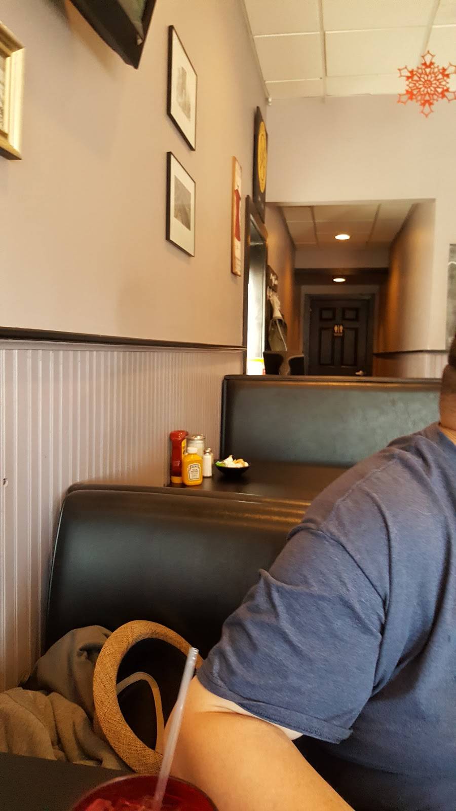 Junction Cafe | restaurant | 106 S Main St, De Soto, MO 63020, USA | 6363375484 OR +1 636-337-5484
