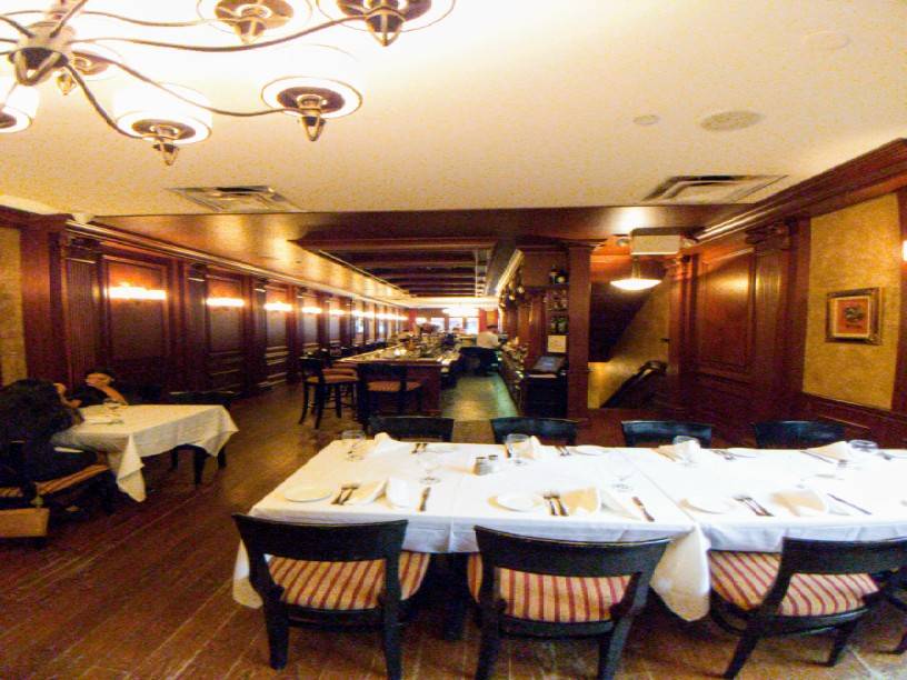 Amber Steak House | restaurant | 119 Nassau Ave, Brooklyn, NY 11222, USA | 7183893757 OR +1 718-389-3757