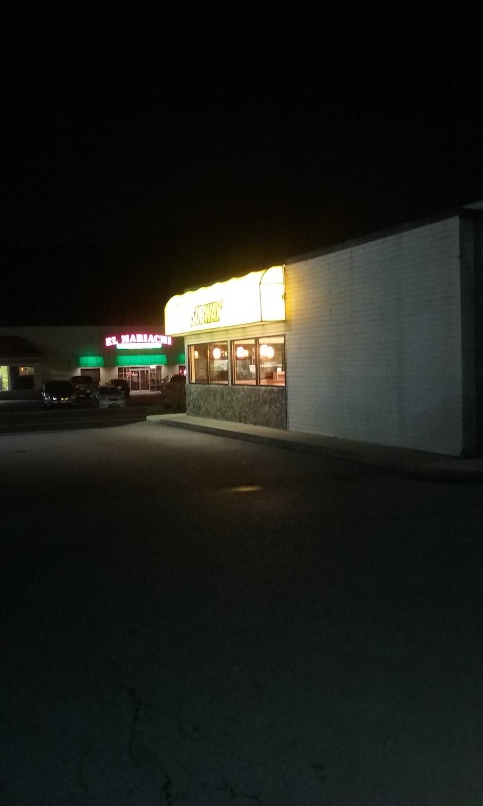 Subway Restaurants | restaurant | 258 Airport Rd, Beaver, WV 25813, USA | 3042536644 OR +1 304-253-6644