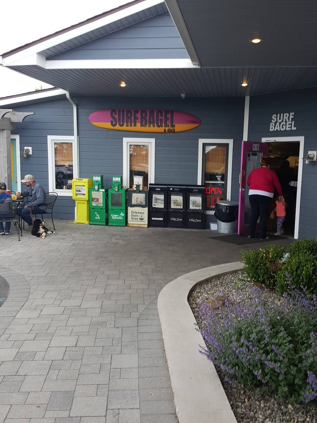 Surf Bagel Restaurant | bakery | 17382 Coastal Hwy, Lewes, DE 19958, USA | 3026441822 OR +1 302-644-1822