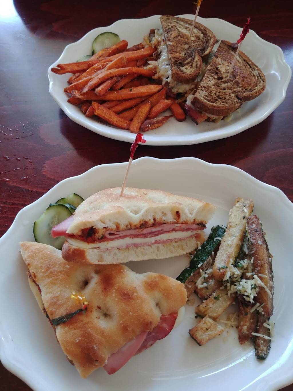 Uptown Blanco Restaurant | restaurant | 317 Main St, Blanco, TX 78606, USA | 8308330738 OR +1 830-833-0738