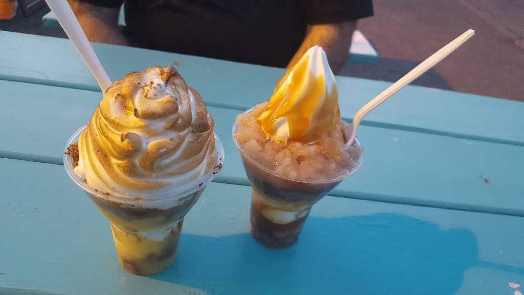 Crèmerie Oh! 3 Singes - Ice Cream Shop - Desserts | bakery | 1006 Rue de Callières, Laval, QC H7E 3N2, Canada | 4509108333 OR +1 450-910-8333