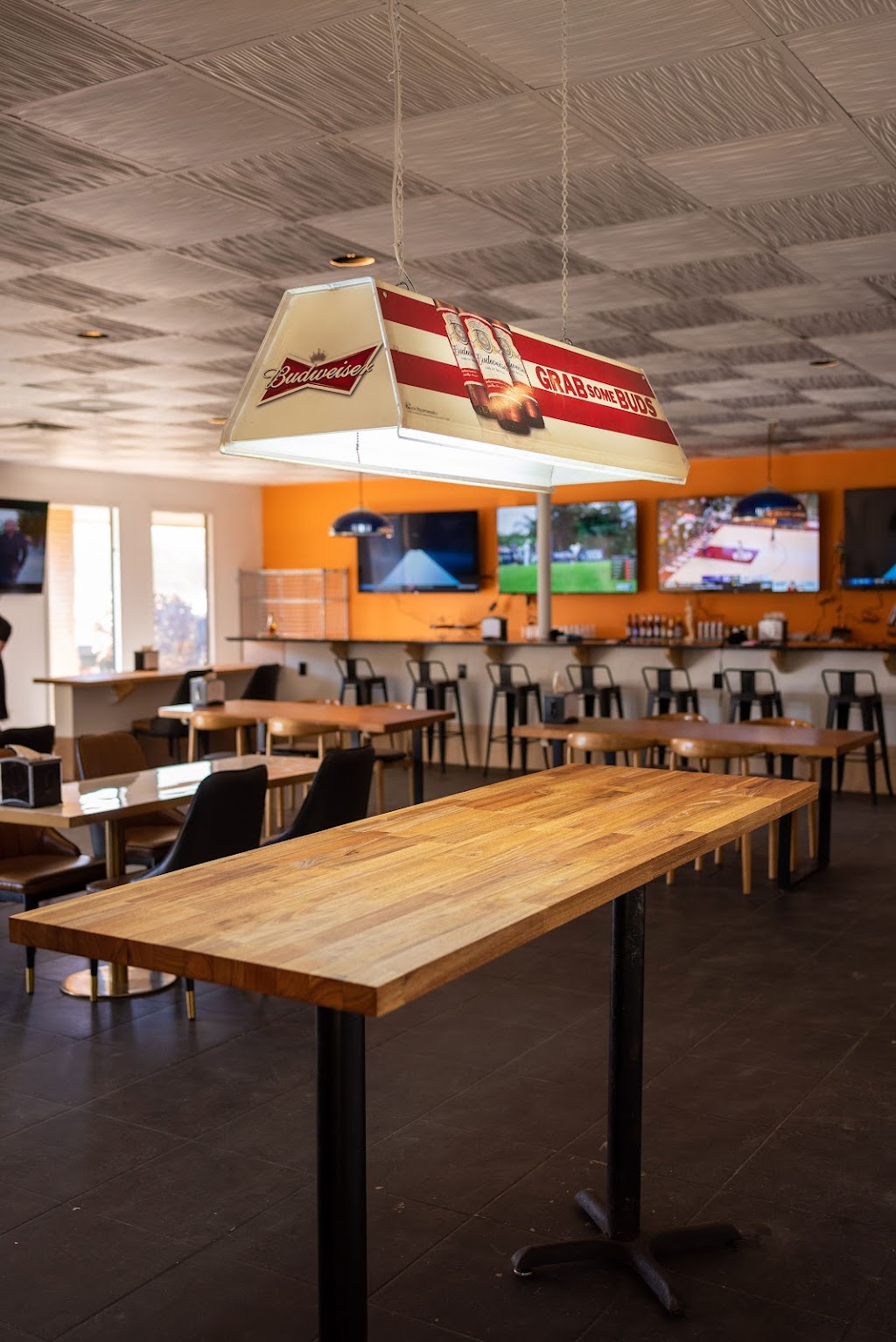 PREGAME sports bar Restaurant 1869 US45 BYP Suite 1, Jackson, TN 38305, USA