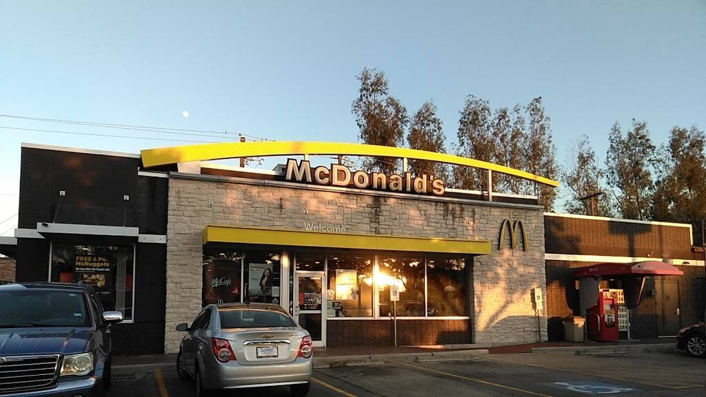 McDonalds | cafe | 2022 Yale St, Houston, TX 77008, USA | 7138805880 OR +1 713-880-5880